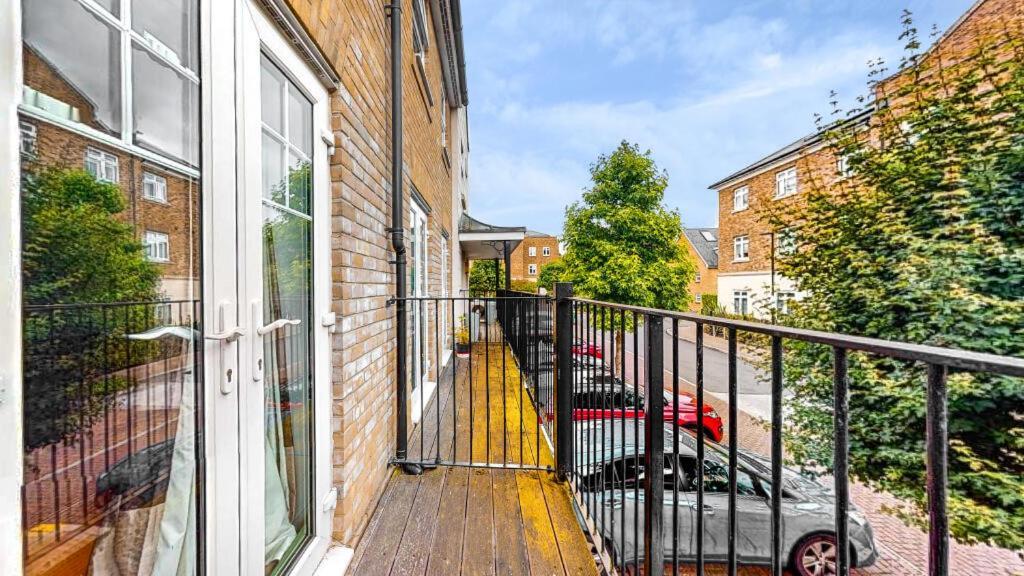 Bromley Common- Double Bedroom With En-Suite With Private Lounge In Shared Town House Exterior foto